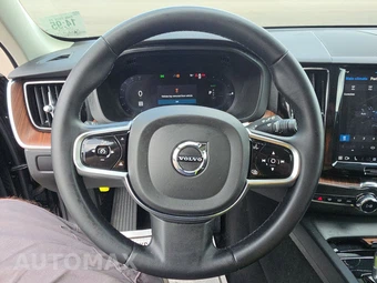 2023 Volvo XC60 Recharge Plug-In Hybrid T8 Plus Dark Theme - miniatura 10