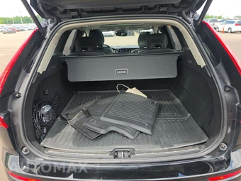2023 Volvo XC60 Recharge Plug-In Hybrid T8 Plus Dark Theme - miniatura 16