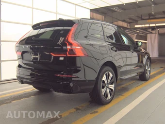 2023 Volvo XC60 Recharge Plug-In Hybrid T8 Plus Dark Theme - miniatura 4