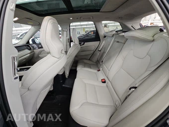 2023 Volvo XC60 Recharge Plug-In Hybrid T8 Ultimate Bright Theme - miniatura 13