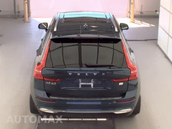 2023 Volvo XC60 Recharge Plug-In Hybrid T8 Ultimate Bright Theme - miniatura 5