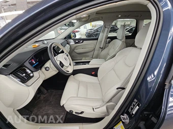 2023 Volvo XC60 Recharge Plug-In Hybrid T8 Ultimate Bright Theme - miniatura 7