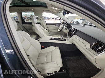 2023 Volvo XC60 Recharge Plug-In Hybrid T8 Ultimate Bright Theme - miniatura 8