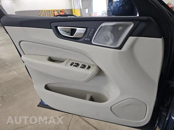 2023 Volvo XC60 Recharge Plug-In Hybrid T8 Ultimate Bright Theme - miniatura 9