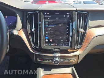 2023 Volvo XC60 Recharge Plug-In Hybrid T8 Ultimate Bright Theme - miniatura 11