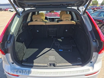 2023 Volvo XC60 Recharge Plug-In Hybrid T8 Ultimate Bright Theme - miniatura 16