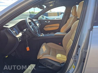 2023 Volvo XC60 Recharge Plug-In Hybrid T8 Ultimate Bright Theme - miniatura 7