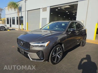 2023 Volvo XC60 Recharge Plug-In Hybrid T8 Ultimate Dark Theme