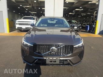 2023 Volvo XC60 Recharge Plug-In Hybrid T8 Ultimate Dark Theme - miniatura 2