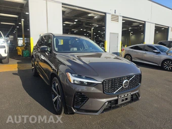 2023 Volvo XC60 Recharge Plug-In Hybrid T8 Ultimate Dark Theme - miniatura 3