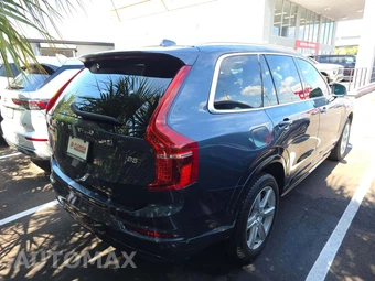 2023 Volvo XC90 B5 Core 7-Passenger – miniatura 3