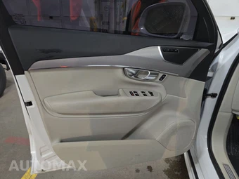 2023 Volvo XC90 B5 Core 7-Passenger – miniatura 9