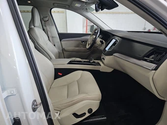 2023 Volvo XC90 B5 Core 7-Passenger – miniatura 8