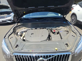 2023 Volvo XC90 B5 Core 7-Passenger – miniatura 16