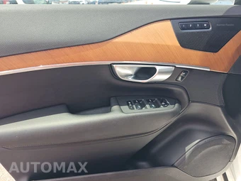 2023 Volvo XC90 B5 Plus 7-Passenger – miniatura 9