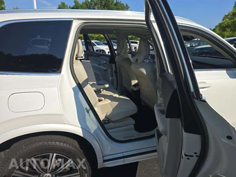 2023 Volvo XC90 B6 Core 7-Passenger – miniatura 14