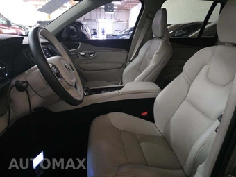 2023 Volvo XC90 B6 Core 7-Passenger – miniatura 6