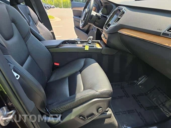 2023 Volvo XC90 B6 Core 7-Passenger – miniatura 19