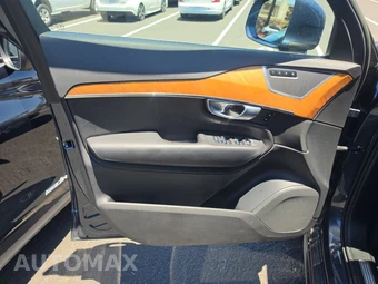 2023 Volvo XC90 B6 Core 7-Passenger – miniatura 9