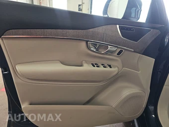 2023 Volvo XC90 B6 Core 7-Passenger – miniatura 9
