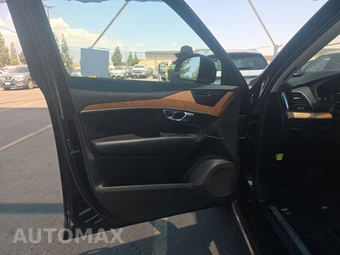 2023 Volvo XC90 B6 Plus 7-Passenger – miniatura 9