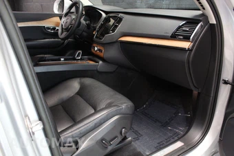 2023 Volvo XC90 B6 Plus 7-Passenger – miniatura 49