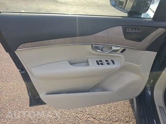 2023 Volvo XC90 B6 Plus 7-Passenger – miniatura 9