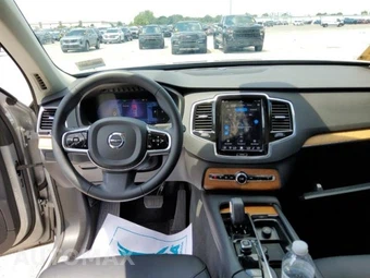 2023 Volvo XC90 B6 Plus 7-Passenger – miniatura 9
