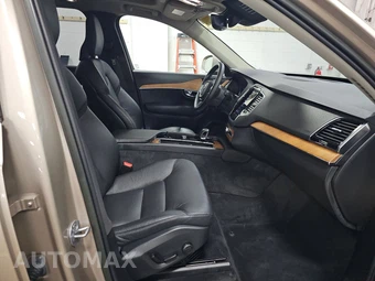 2023 Volvo XC90 B6 Plus 7-Passenger – miniatura 8