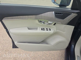 2023 Volvo XC90 B6 Plus 7-Passenger – miniatura 9