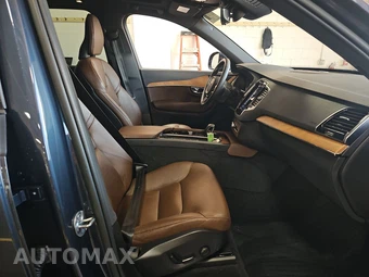 2023 Volvo XC90 B6 Plus 7-Passenger - miniatura 8
