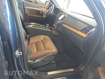 2023 Volvo XC90 B6 Plus 7-Passenger - miniatura 8