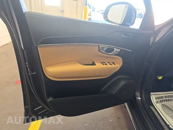 2023 Volvo XC90 B6 Ultimate 7-Passenger - miniatura 9