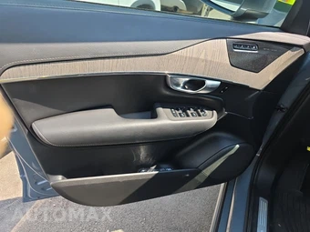 2023 Volvo XC90 B6 Ultimate 7-Passenger - miniatura 9