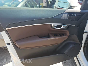2023 Volvo XC90 B6 Ultimate 7-Passenger – miniatura 9