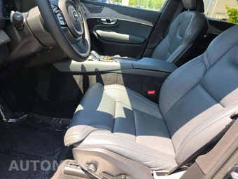 2023 Volvo XC90 B6 Ultimate 7-Passenger – miniatura 6