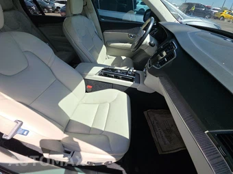 2023 Volvo XC90 Recharge Plug-In Hybrid T8 Core Bright Theme 7-Passenger - miniatura 8