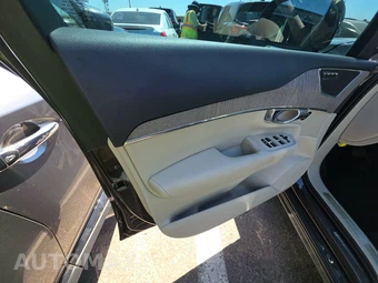 2023 Volvo XC90 Recharge Plug-In Hybrid T8 Core Bright Theme 7-Passenger - miniatura 9