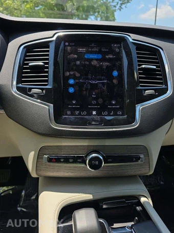 2023 Volvo XC90 Recharge Plug-In Hybrid T8 Plus 6-Passenger - miniatura 10