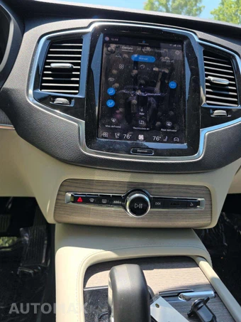 2023 Volvo XC90 Recharge Plug-In Hybrid T8 Plus Bright Theme 7-Passenger - miniatura 10