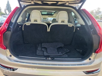 2023 Volvo XC90 Recharge Plug-In Hybrid T8 Plus Dark Theme 7-Passenger – miniatura 17