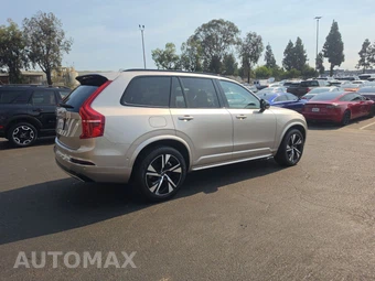 2023 Volvo XC90 Recharge Plug-In Hybrid T8 Plus Dark Theme 7-Passenger – miniatura 4