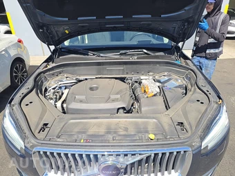 2023 Volvo XC90 Recharge Plug-In Hybrid T8 Ultimate 6-Passenger – miniatura 16