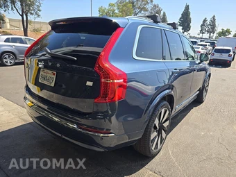 2023 Volvo XC90 Recharge Plug-In Hybrid T8 Ultimate 6-Passenger – miniatura 4