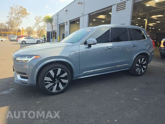 2023 Volvo XC90 Recharge Plug-In Hybrid T8 Ultimate Bright Theme 7-Passenger