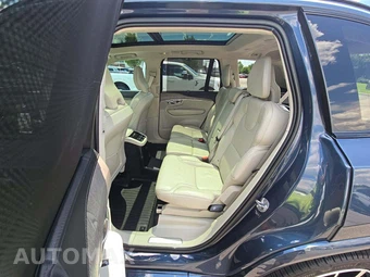 2023 Volvo XC90 Recharge Plug-In Hybrid T8 Ultimate Dark Theme 7-Passenger - miniatura 10