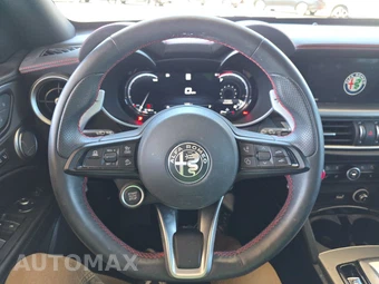2024 Alfa Romeo Stelvio Competizione - miniatura 10