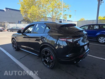 2024 Alfa Romeo Stelvio Competizione - miniatura 6