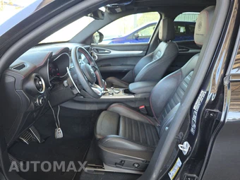 2024 Alfa Romeo Stelvio Competizione - miniatura 7