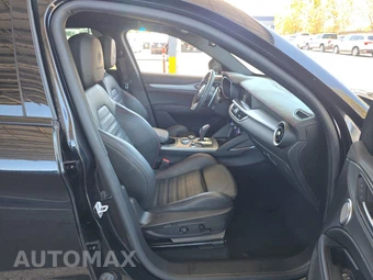 2024 Alfa Romeo Stelvio Competizione - miniatura 8